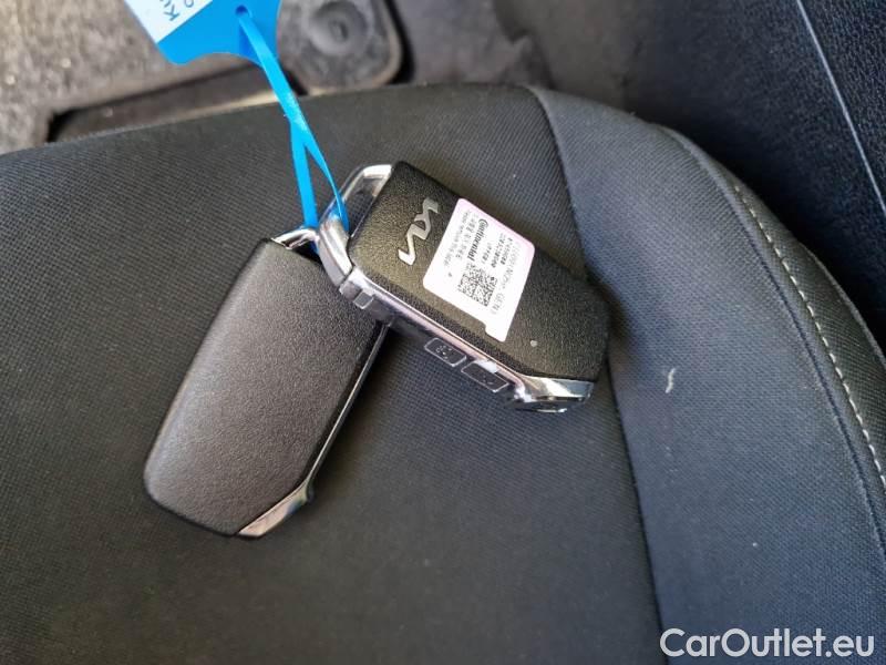 KIA  Sportage KIA  / 2021 / 5P / SUV 1.6 TGDI HEV STYLE 2WD AUTO #119