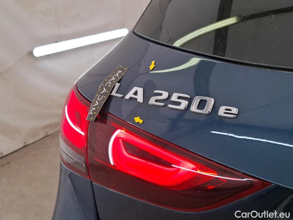  Mercedes  GLA MERCEDES-BENZ  / 2020 / 5P / SUV  250 e BUSINESS LINE DCT #10