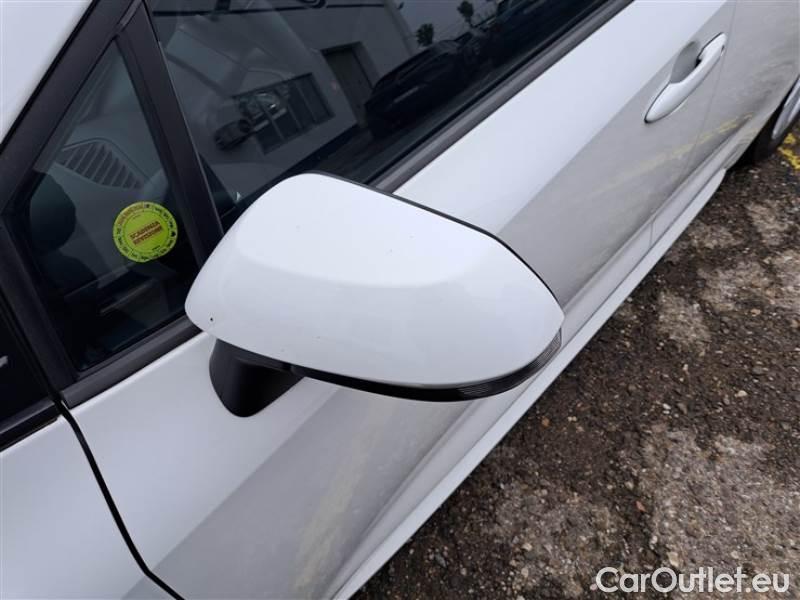 Toyota  Corolla TOYOTA  / 2019 / 5P / BERLINA 1.8 HYBRID ACTIVE #57