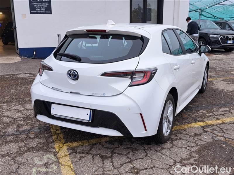 Toyota  Corolla TOYOTA  / 2019 / 5P / BERLINA 1.8 HYBRID ACTIVE #2