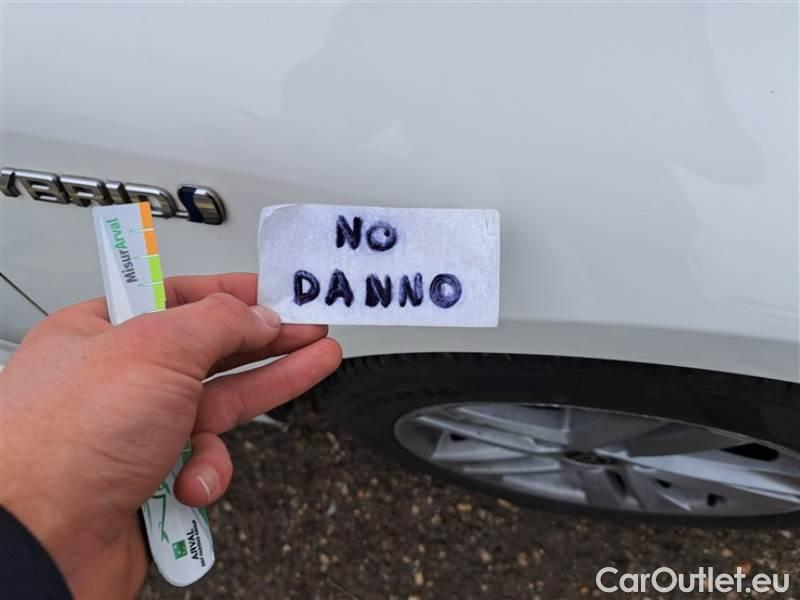 Toyota  Corolla TOYOTA  / 2019 / 5P / BERLINA 1.8 HYBRID ACTIVE #35