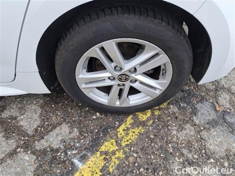 Toyota  Corolla TOYOTA  / 2019 / 5P / BERLINA 1.8 HYBRID ACTIVE #60