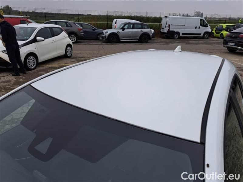 Toyota  Corolla TOYOTA  / 2019 / 5P / BERLINA 1.8 HYBRID ACTIVE #9