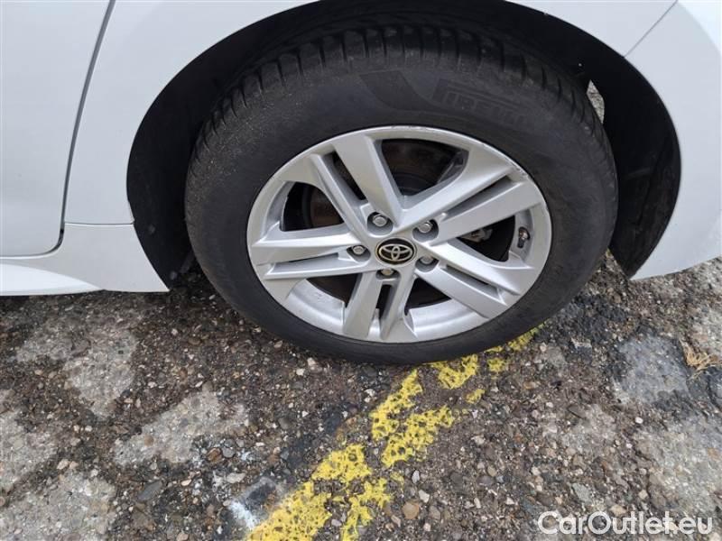 Toyota  Corolla TOYOTA  / 2019 / 5P / BERLINA 1.8 HYBRID ACTIVE #19