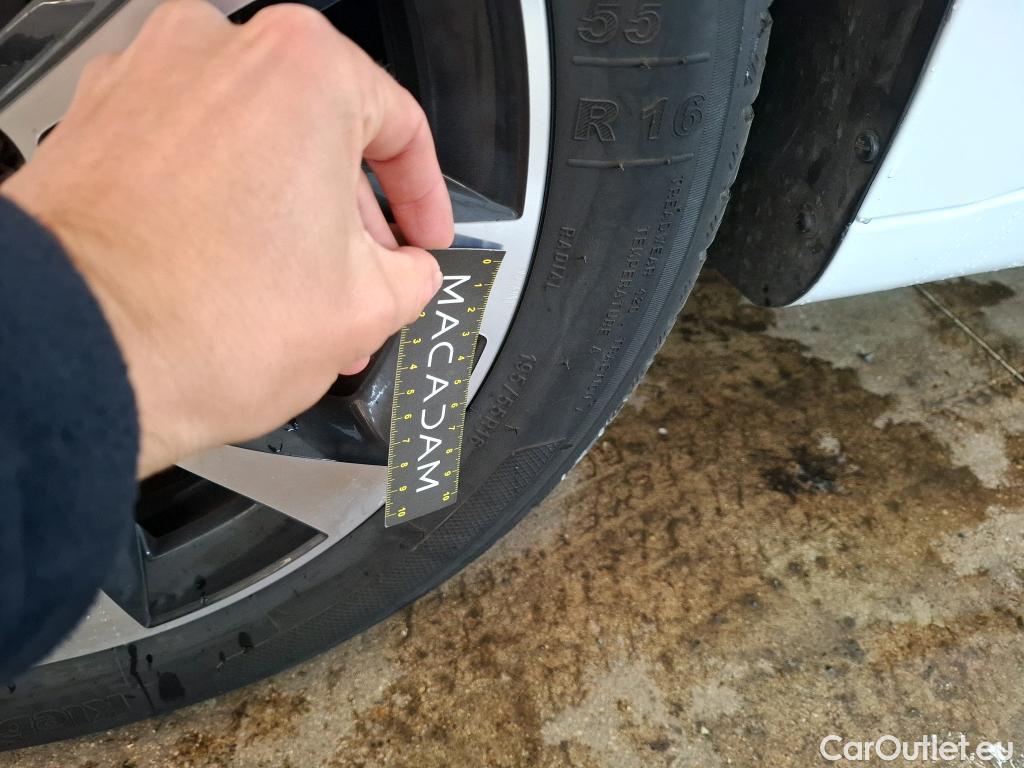  Renault  Clio  V Intens 1.6 E-TECH Hybrid 140CV BVA6 E6d #6