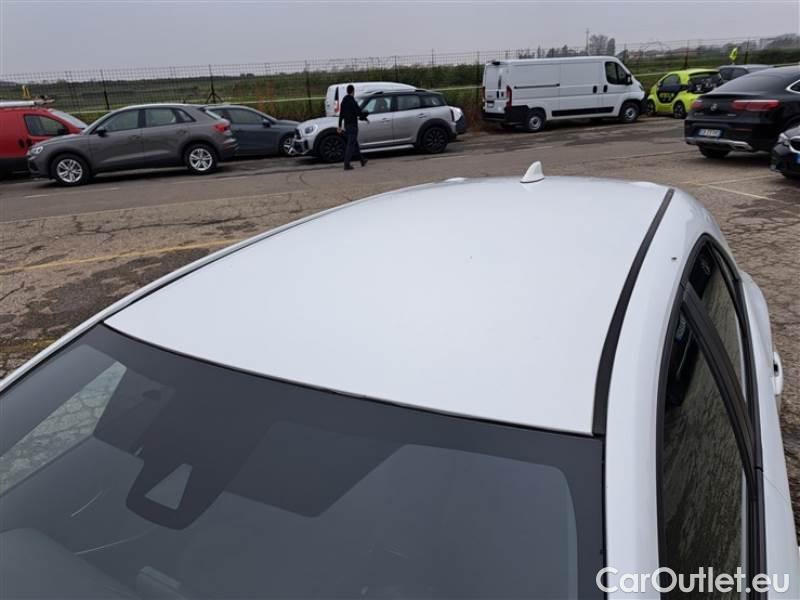 Toyota  Corolla TOYOTA  / 2019 / 5P / BERLINA 1.8 HYBRID ACTIVE #22