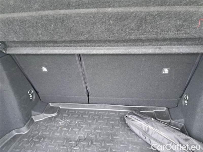 Toyota  Corolla TOYOTA  / 2019 / 5P / BERLINA 1.8 HYBRID ACTIVE #89