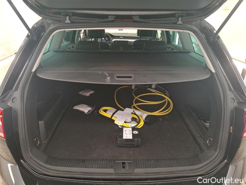 Volkswagen  Passat VOLKSWAGEN  SW / 2019 / 5P / Break 1.4 TSI DSG HYBRIDE RECHARGEABLE SW GTE #10