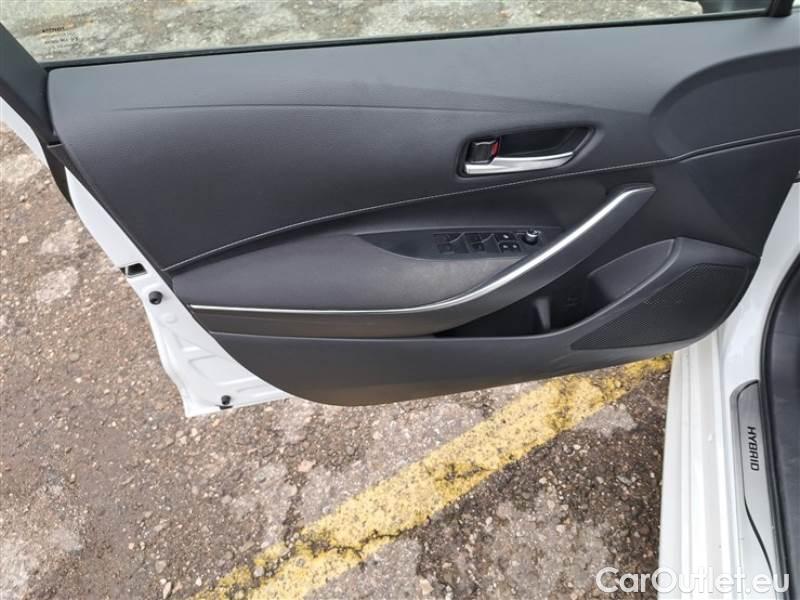 Toyota  Corolla TOYOTA  / 2019 / 5P / BERLINA 1.8 HYBRID ACTIVE #81