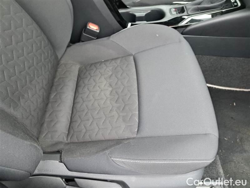 Toyota  Corolla TOYOTA  / 2019 / 5P / BERLINA 1.8 HYBRID ACTIVE #68