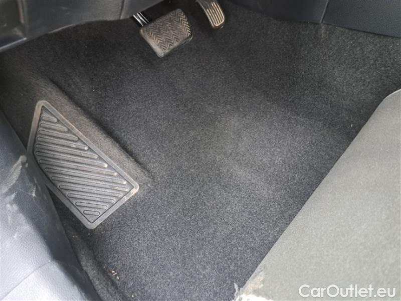 Toyota  Corolla TOYOTA  / 2019 / 5P / BERLINA 1.8 HYBRID ACTIVE #83