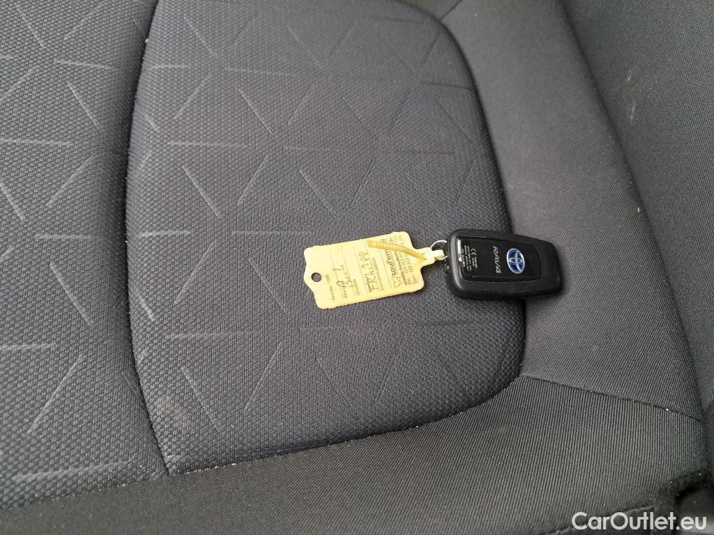 Toyota  RAV4 TOYOTA  Hybride  2018  5P  SUV 2WD 218ch Dynamic #12