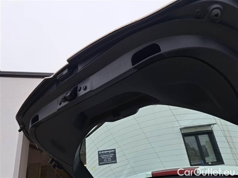 Toyota  Corolla TOYOTA  / 2019 / 5P / BERLINA 1.8 HYBRID ACTIVE #92