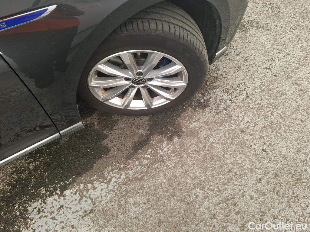 Volkswagen  Passat VOLKSWAGEN  SW / 2019 / 5P / Break 1.4 TSI DSG HYBRIDE RECHARGEABLE SW GTE #9