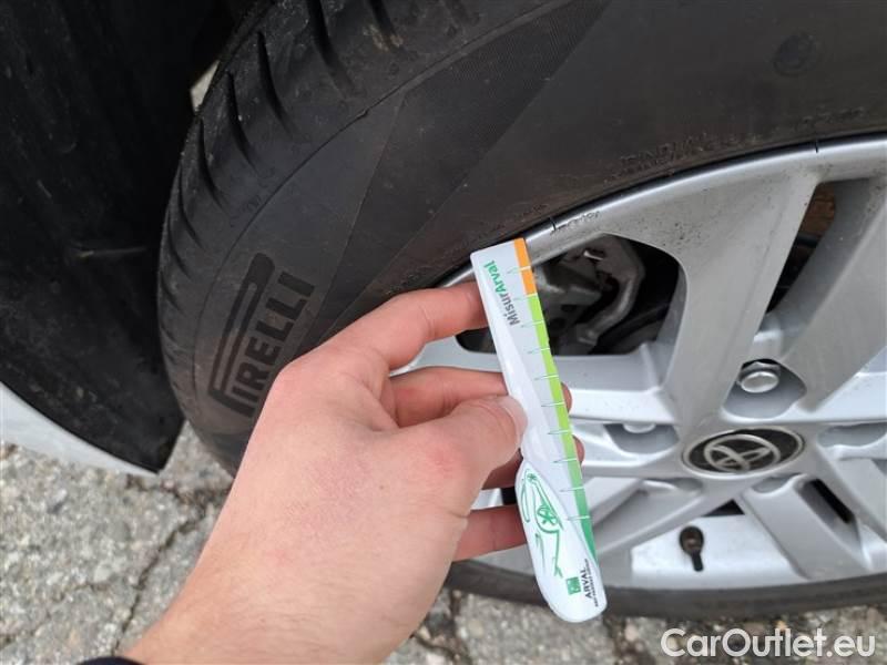 Toyota  Corolla TOYOTA  / 2019 / 5P / BERLINA 1.8 HYBRID ACTIVE #62