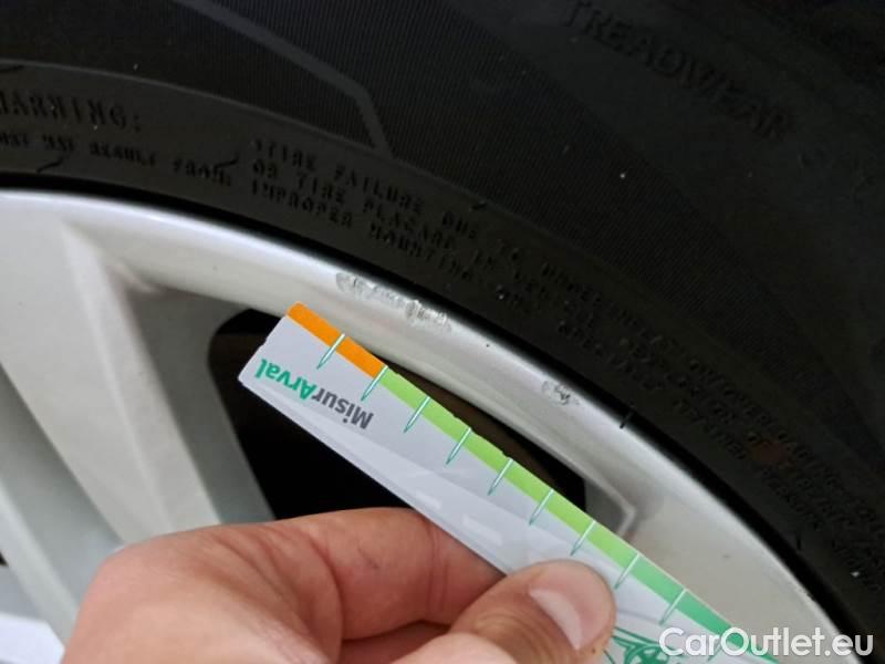 Toyota  Corolla TOYOTA  / 2019 / 5P / STATION WAGON TS 1.8 HYBRID BUSINESS #87