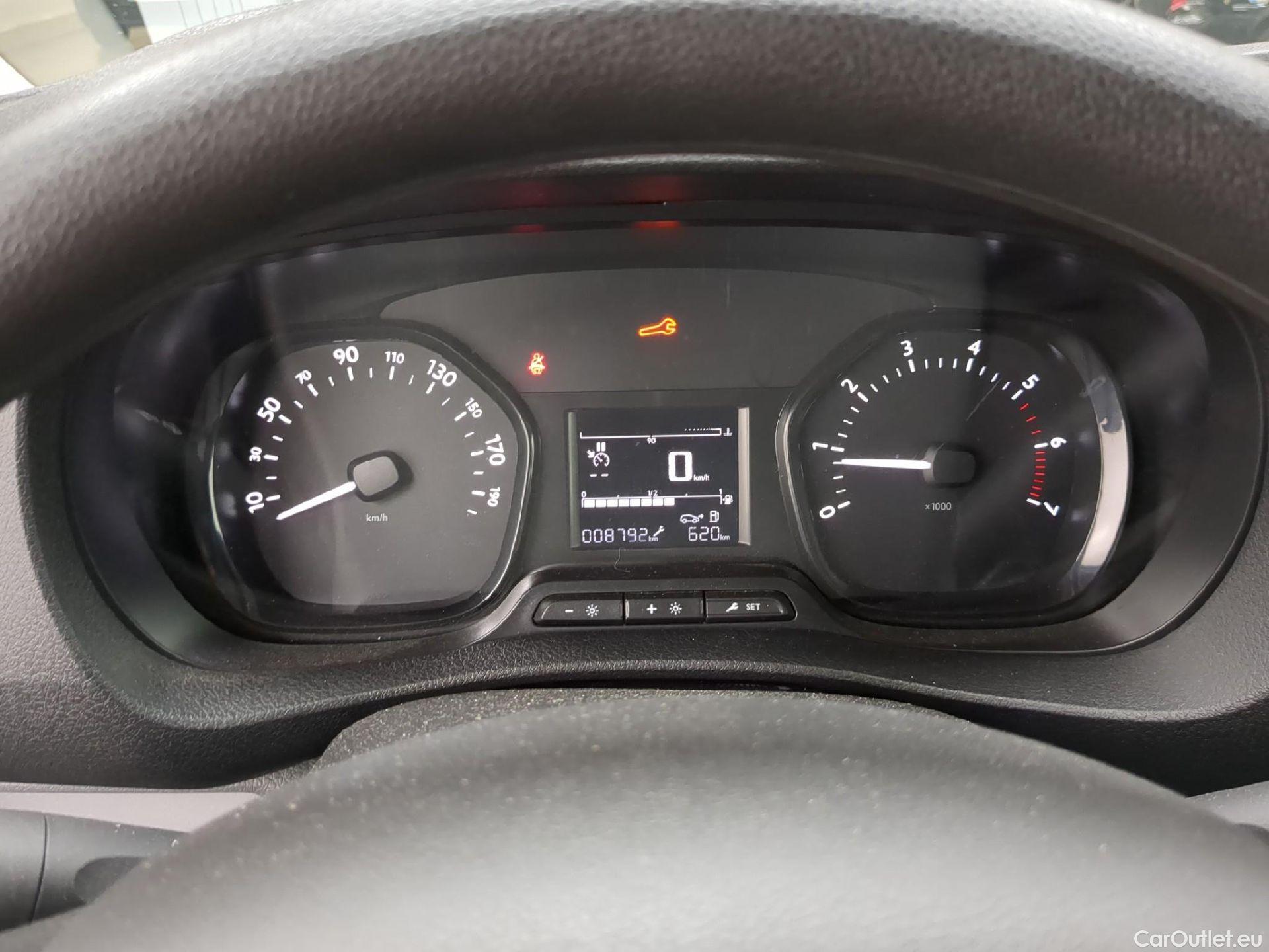 Citroen  Jumpy CITROEN  4p Combi Taille XL BlueHDi 120 S&S BVM6 Confort #6