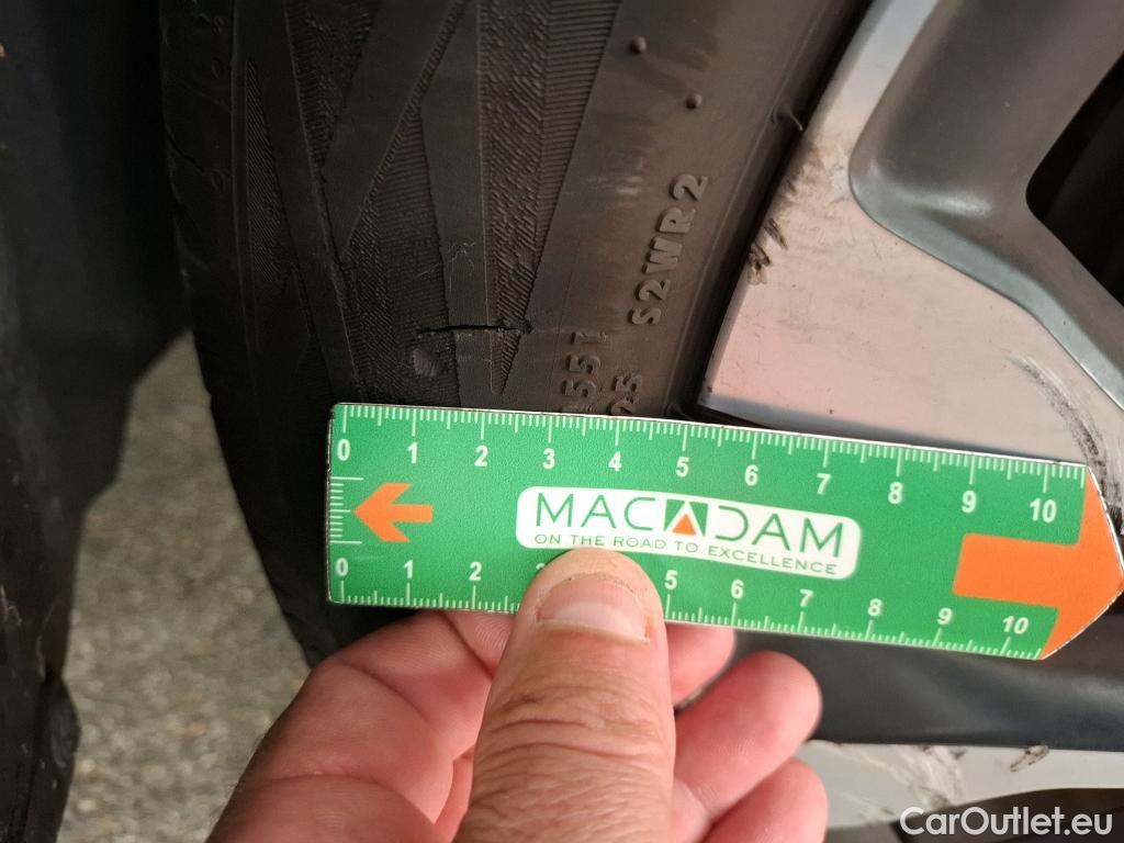 Fiat  500 FIAT X / 2018 / 5P / SUV 1.0 FFly T T3 120ch Cross #2