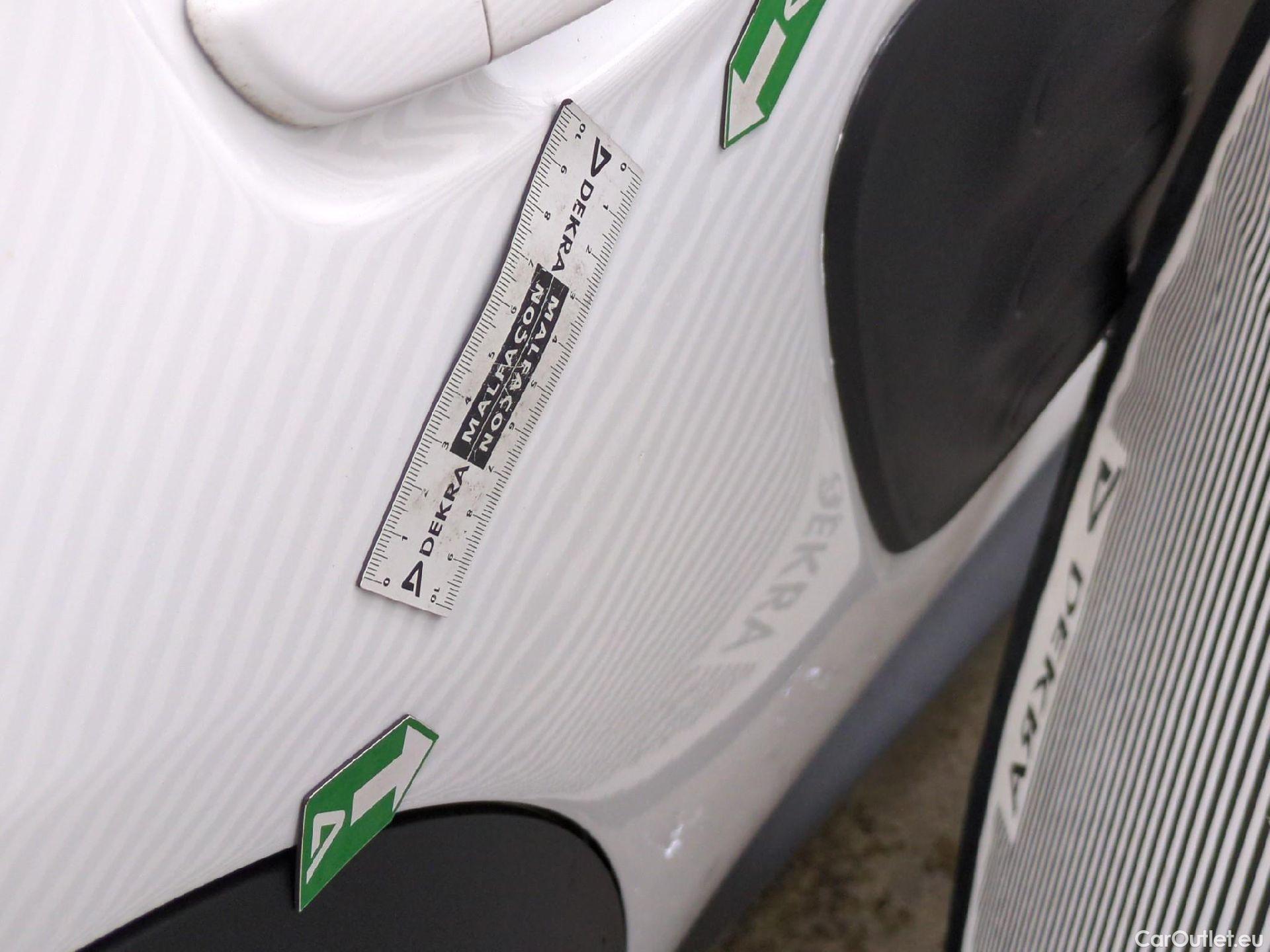 Citroen  C4 Cactus  Feel 1.6 BlueHDi 100CV BVM5 E6 #21