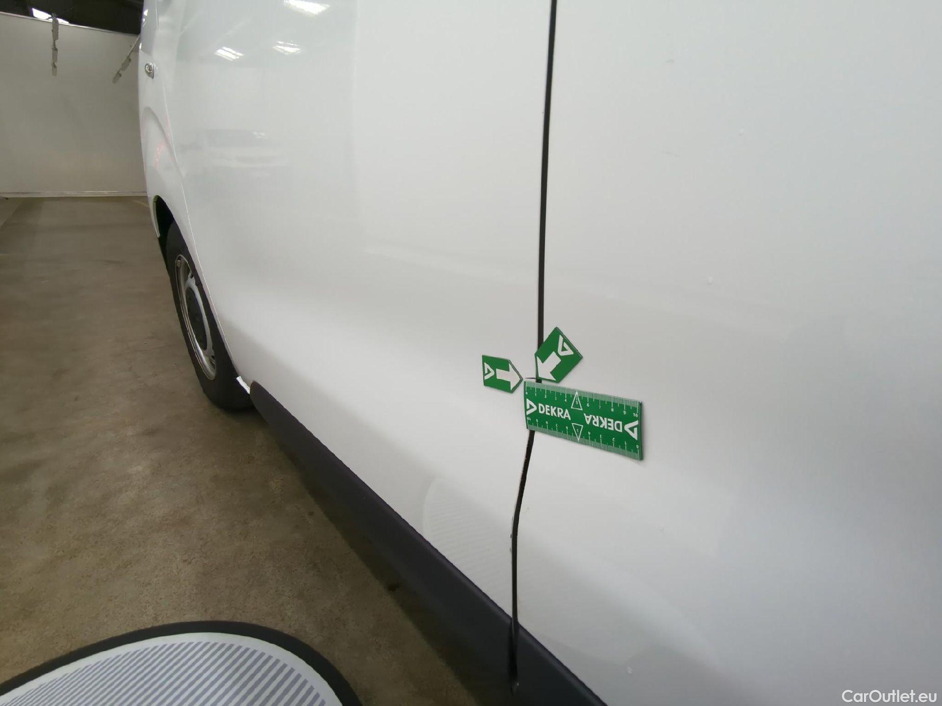 Citroen  Jumpy CITROEN  4p Combi Taille XL BlueHDi 120 S&S BVM6 Confort #8