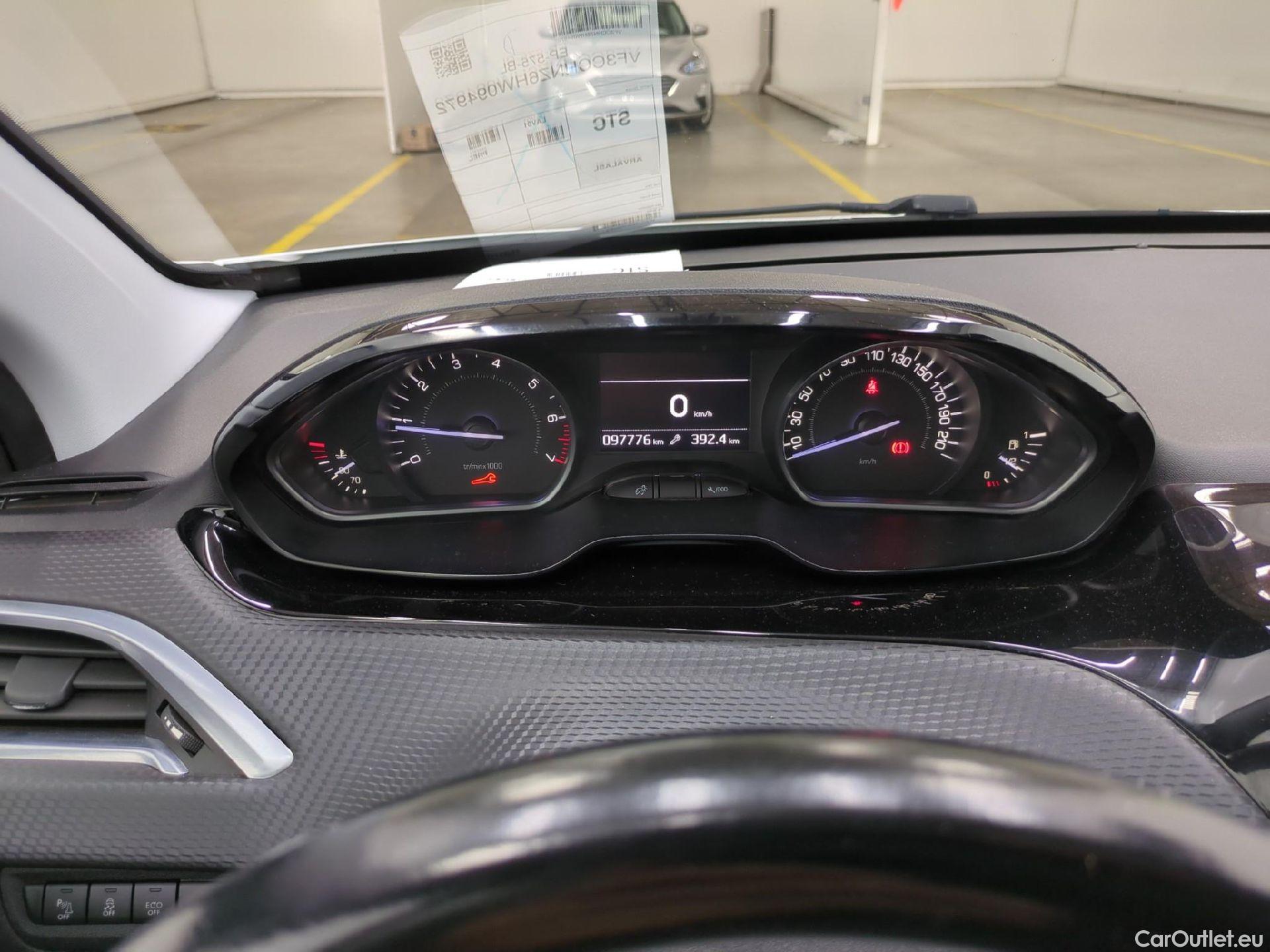  Peugeot  208  Allure Business 1.2 PureTech 110CV BVM5 E6 #1