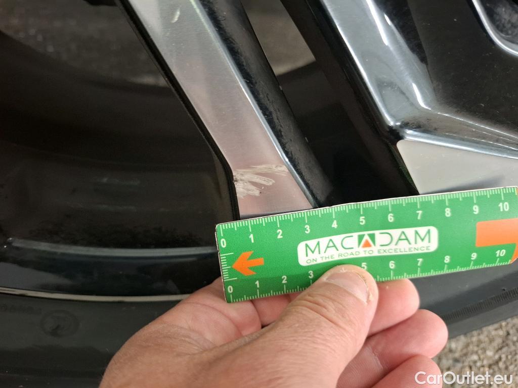 Peugeot  2008  Allure Pack 1.2 PureTech 100CV BVM6 E6d #13