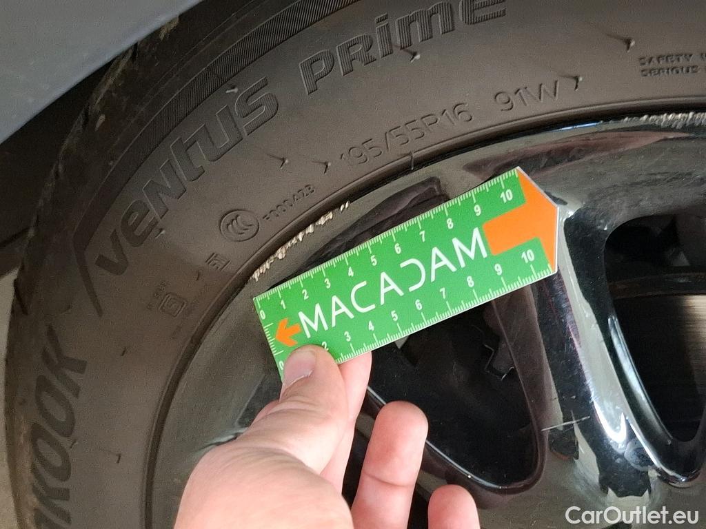  Mini  Cooper MINI Mini / 2021 / 5P / Berline One Edition Camden 102 ch BVA7 #10