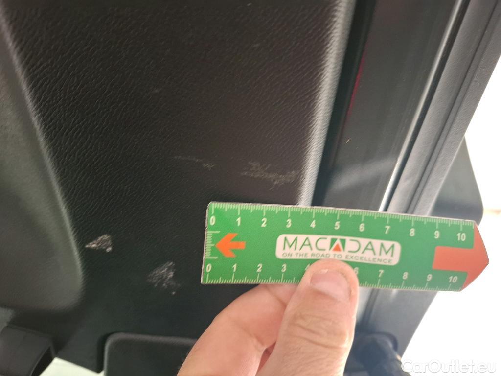 Peugeot  2008  Allure Pack 1.2 PureTech 100CV BVM6 E6d #18