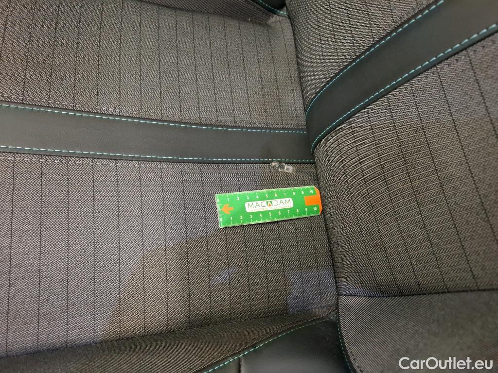 Peugeot  2008  Allure Pack 1.2 PureTech 100CV BVM6 E6d #22