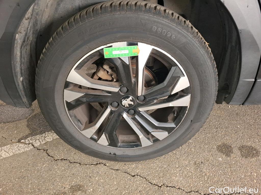 Peugeot  2008  Allure Pack 1.2 PureTech 100CV BVM6 E6d #9