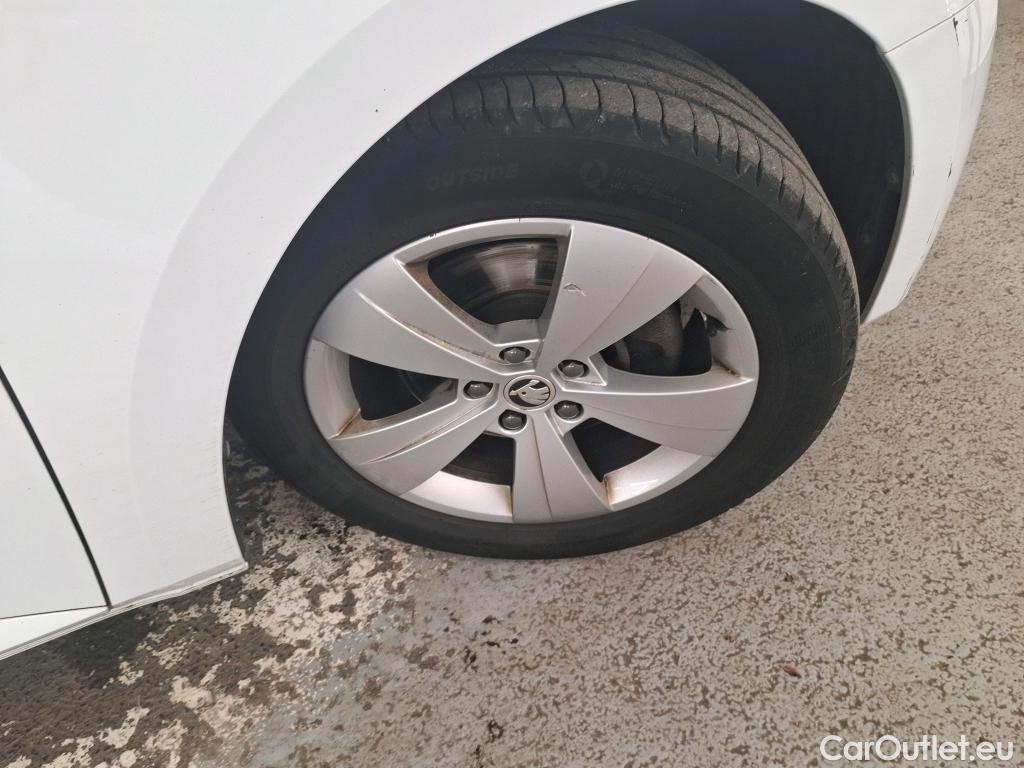 Skoda  Superb  Break Business 2.0 TDI 150CV BVA7 E6d #21