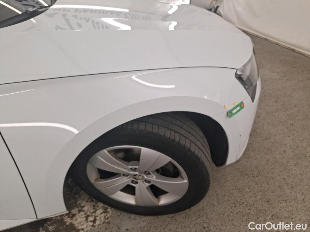 Skoda  Superb  Break Business 2.0 TDI 150CV BVA7 E6d #4