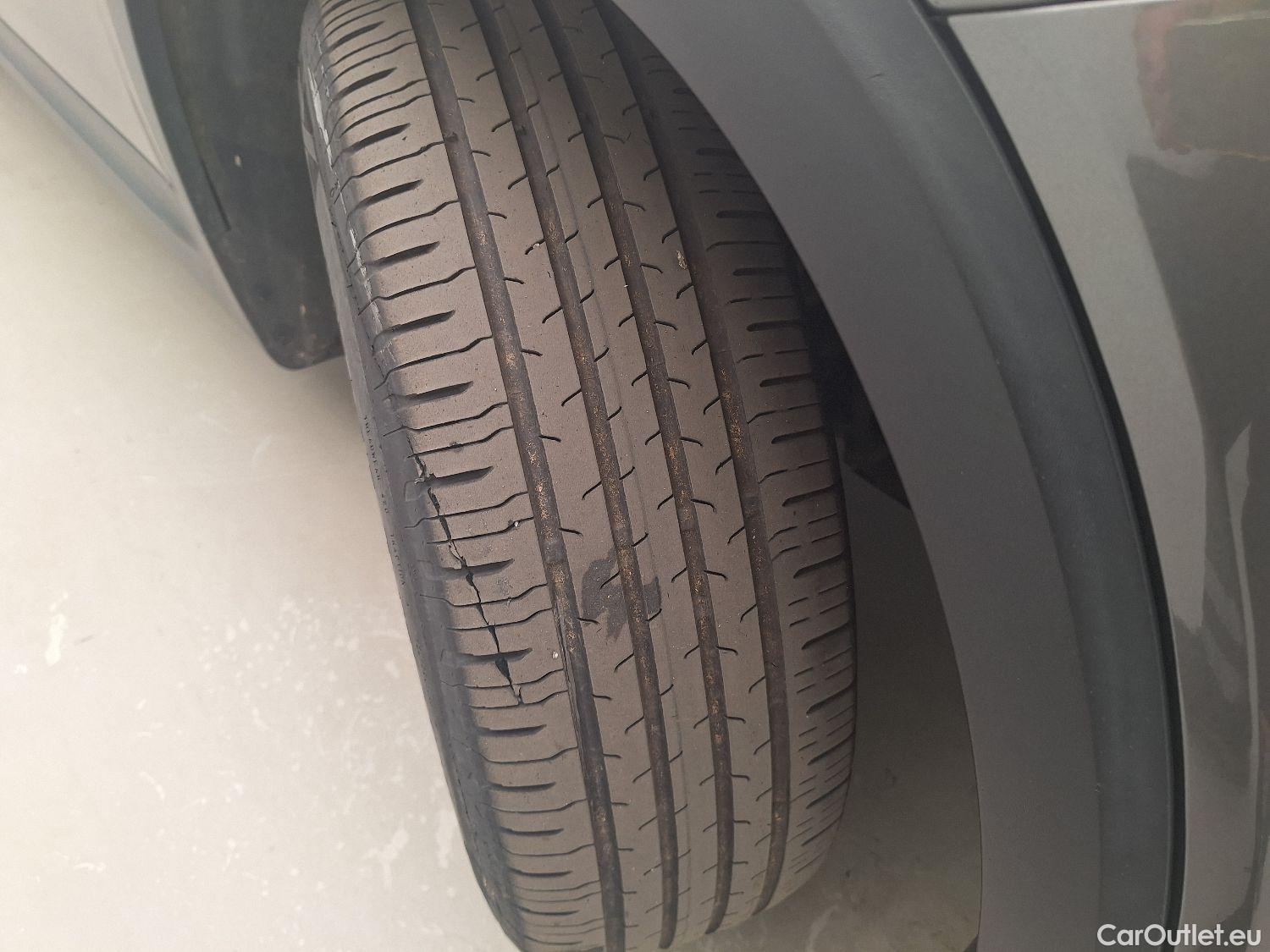 Mercedes  GLB Mercedes,  '19, Mercedes-Benz   180 d Business Solution 5d #18