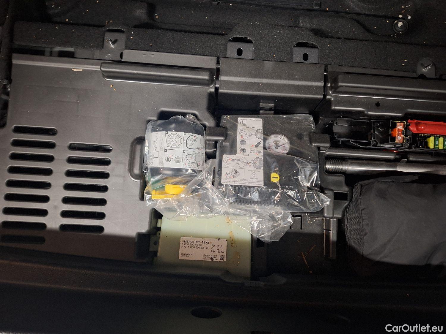 Mercedes  GLB Mercedes,  '19, Mercedes-Benz   180 d Business Solution 5d #15