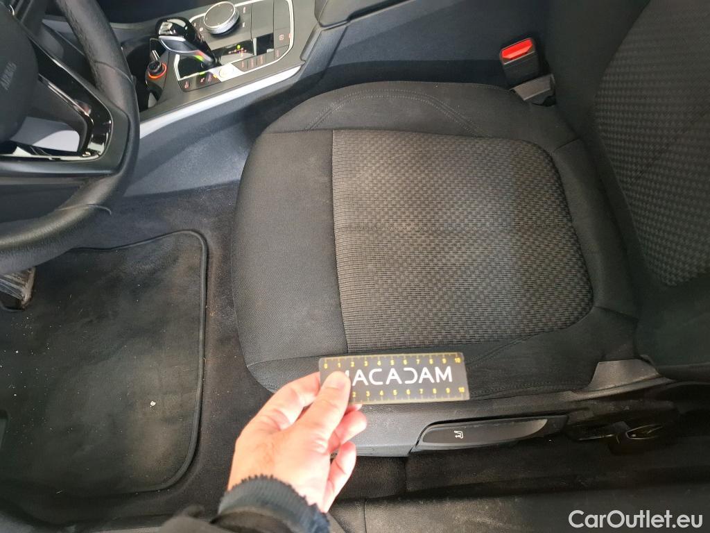  Bmw  Serie 1 BMW Série 1 / 2019 / 5P / Berline 1.5 118I DKG7 Business Design #17