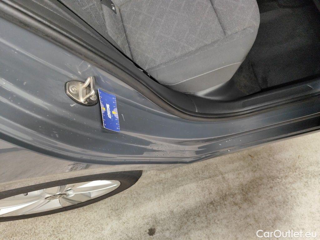 Volkswagen  Golf  Volkswagen Variant VIII 2.0 TDI 85kW Life 5d #67