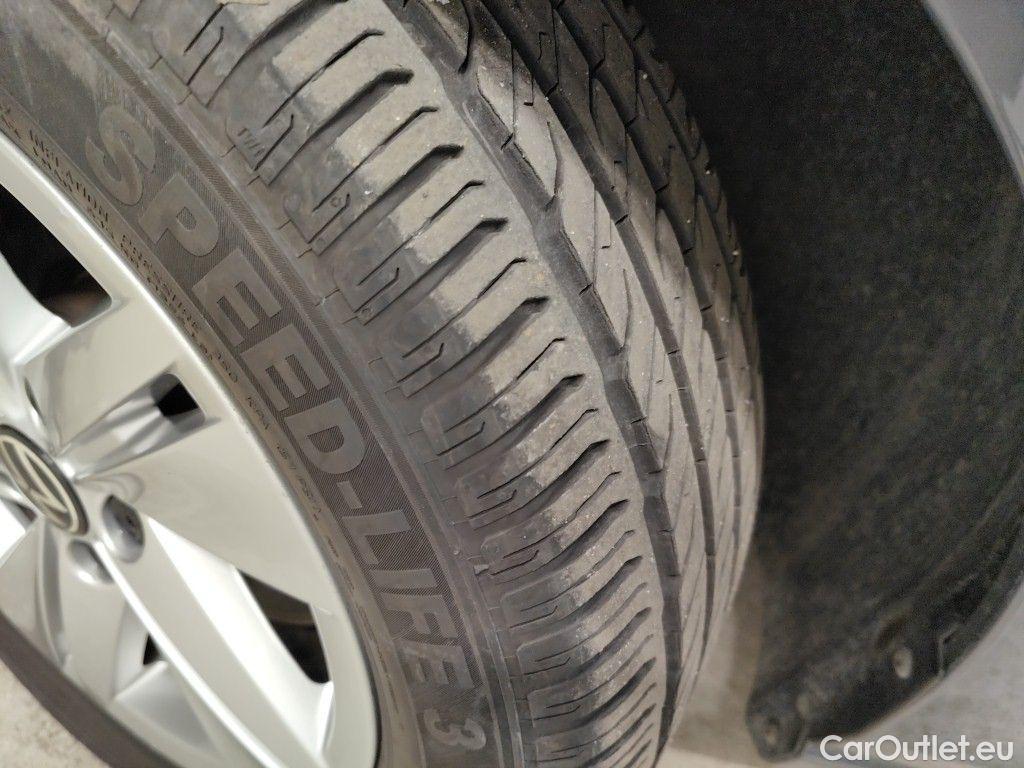 Volkswagen  Golf  Volkswagen Variant VIII 2.0 TDI 85kW Life 5d #16