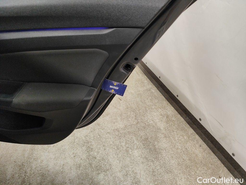 Volkswagen  Golf  Volkswagen Variant VIII 2.0 TDI 85kW Life 5d #60