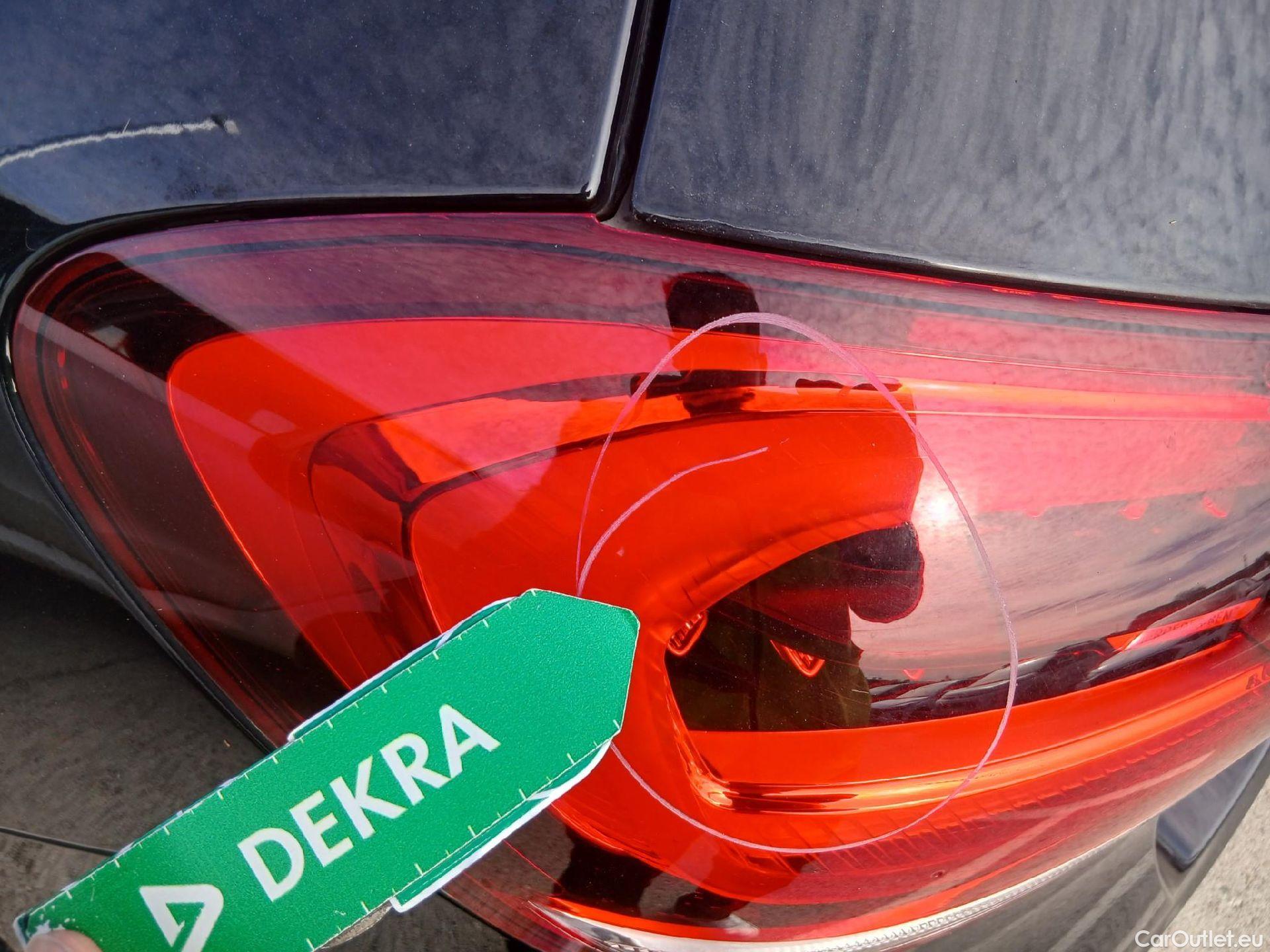  Mercedes  A-Klasse MERCEDES-BENZ Clase A / 2018 / 5P / berlina con portón A 250 e #26