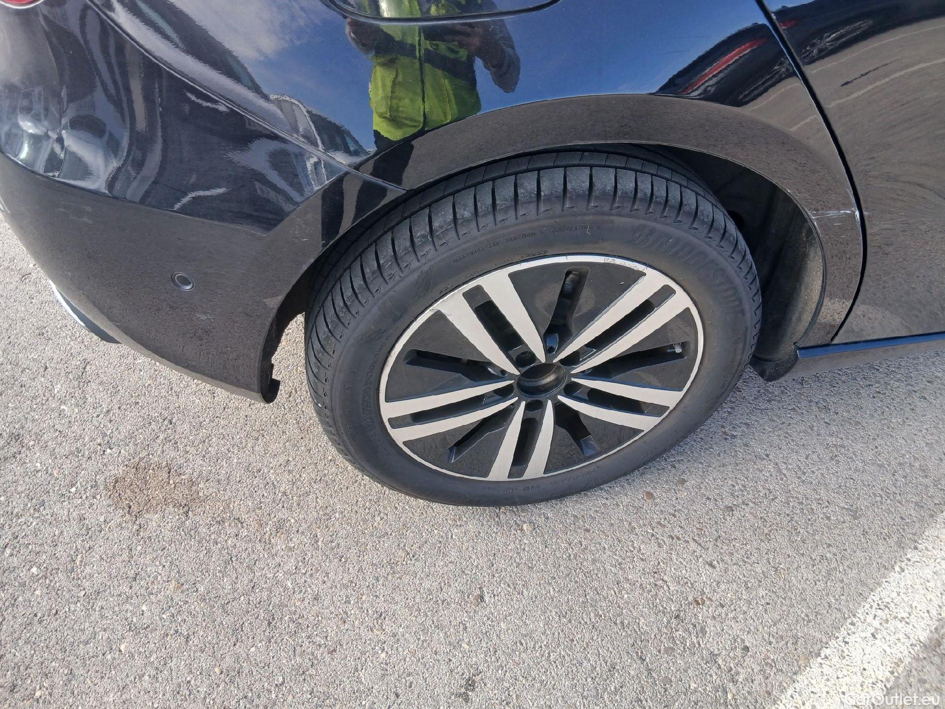  Mercedes  A-Klasse MERCEDES-BENZ Clase A / 2018 / 5P / berlina con portón A 250 e #6