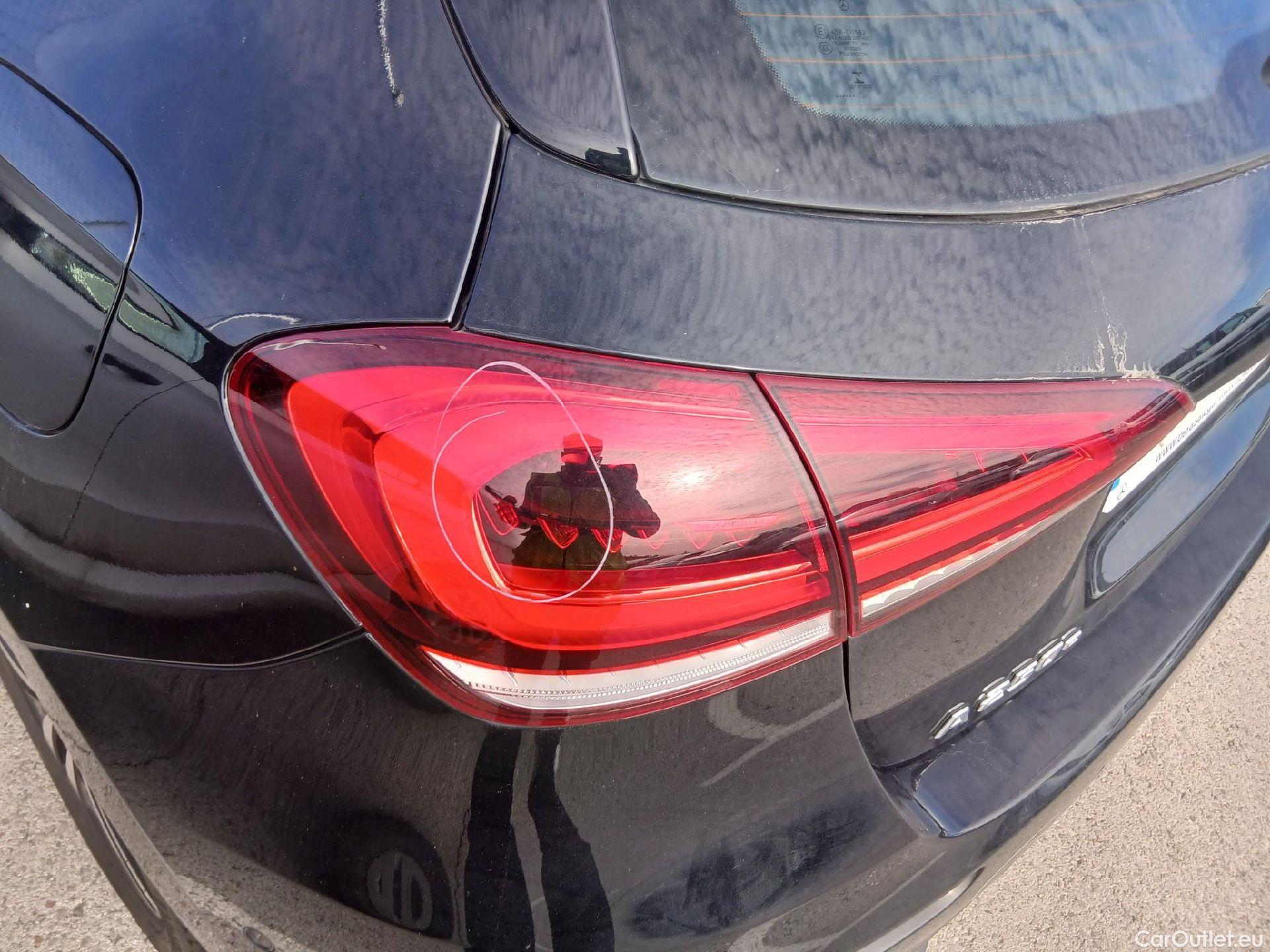  Mercedes  A-Klasse MERCEDES-BENZ Clase A / 2018 / 5P / berlina con portón A 250 e #27