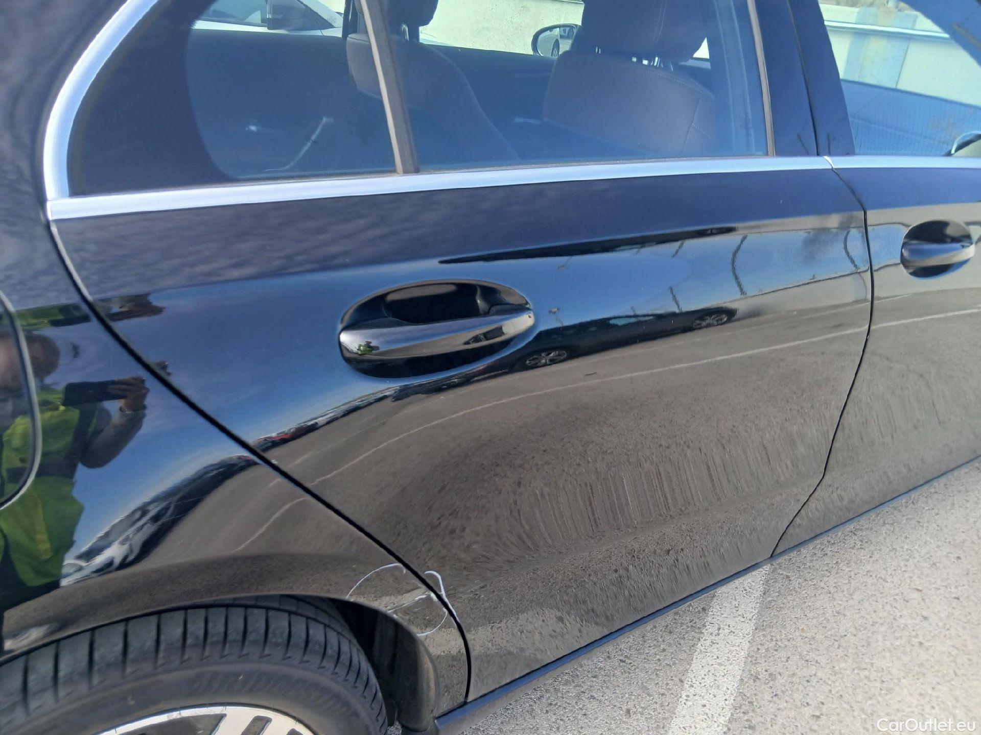  Mercedes  A-Klasse MERCEDES-BENZ Clase A / 2018 / 5P / berlina con portón A 250 e #30