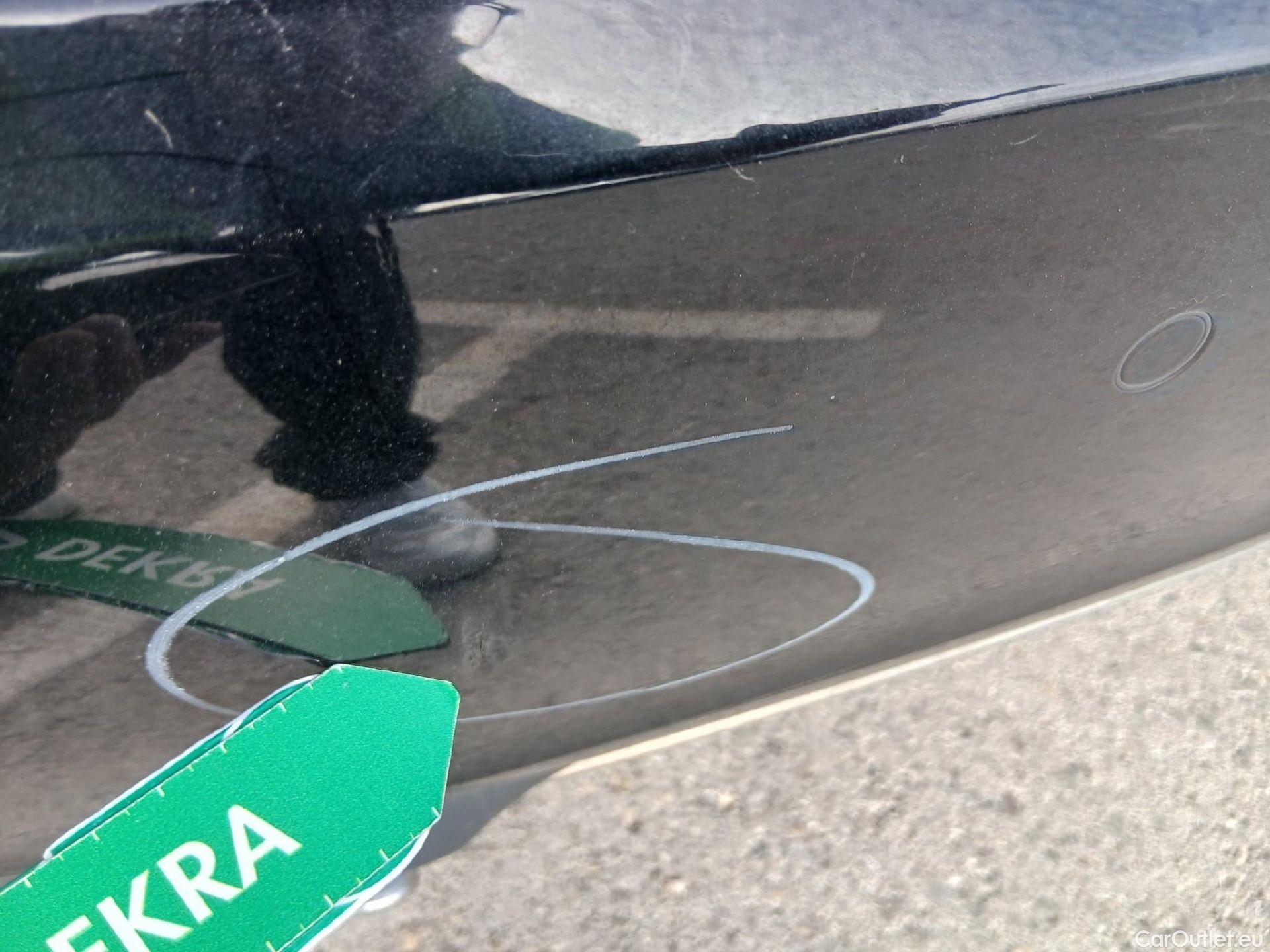  Mercedes  A-Klasse MERCEDES-BENZ Clase A / 2018 / 5P / berlina con portón A 250 e #25