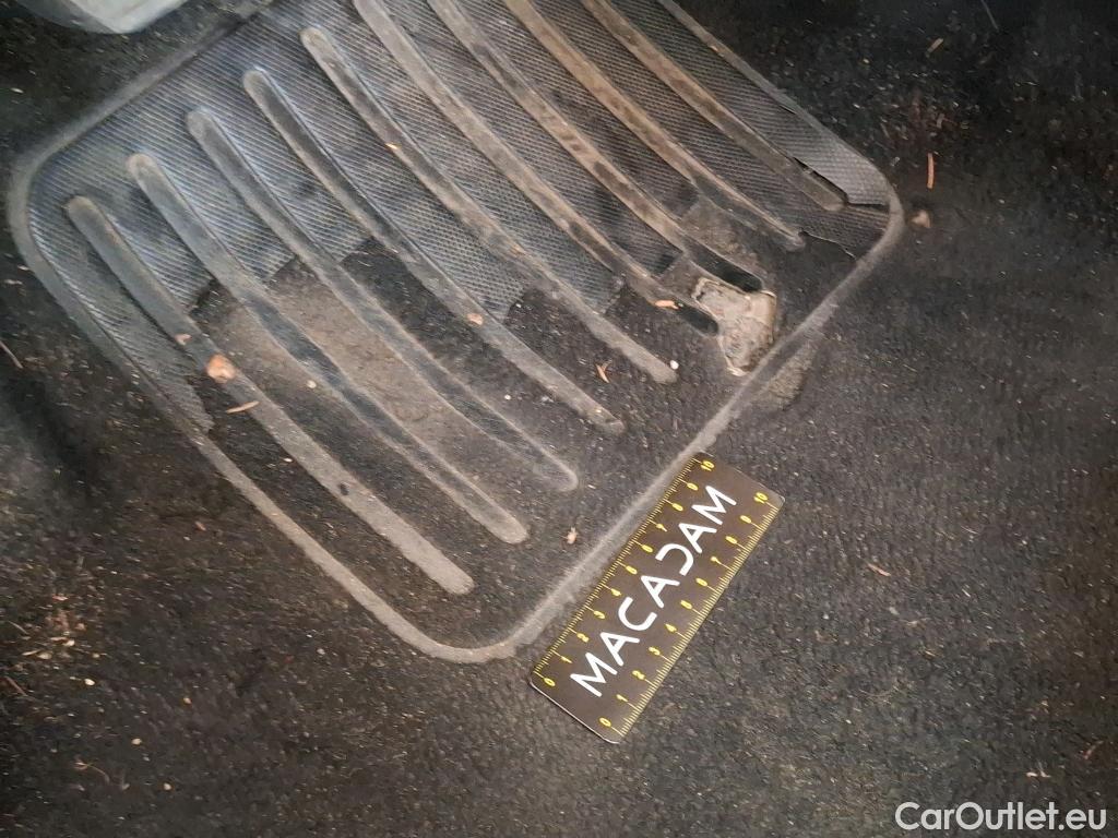  Peugeot  208  Affaire Premium 1.5 HDi 100CV BVM5 E6dT #3