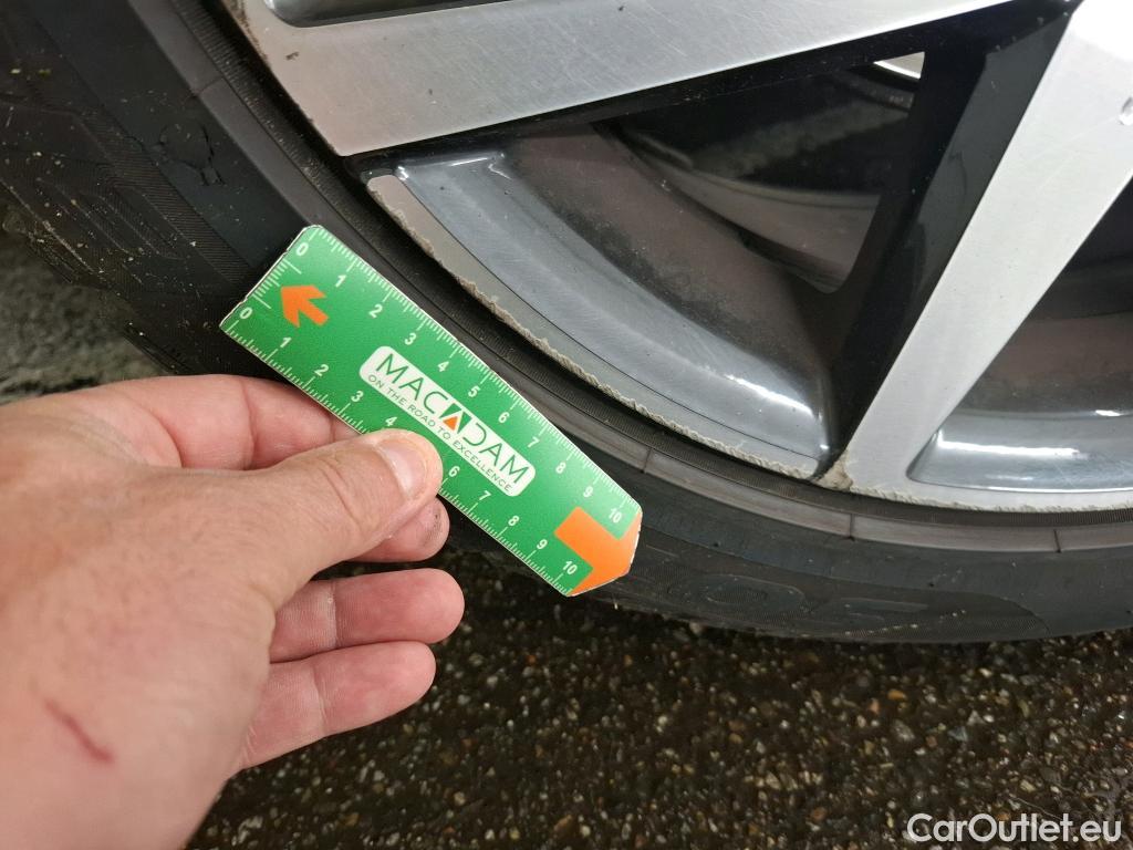  Volvo  V60  Kombi Momentum 2.0 D3 150CV BVA8 E6dT #36