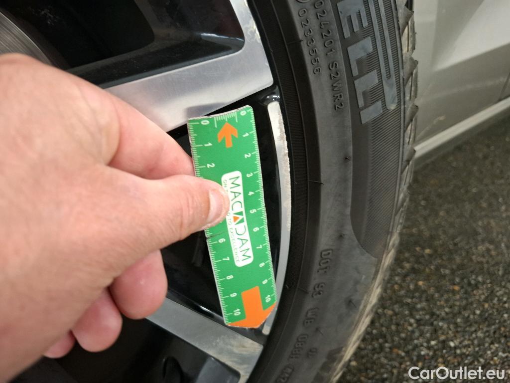  Volvo  V60  Kombi Momentum 2.0 D3 150CV BVA8 E6dT #24