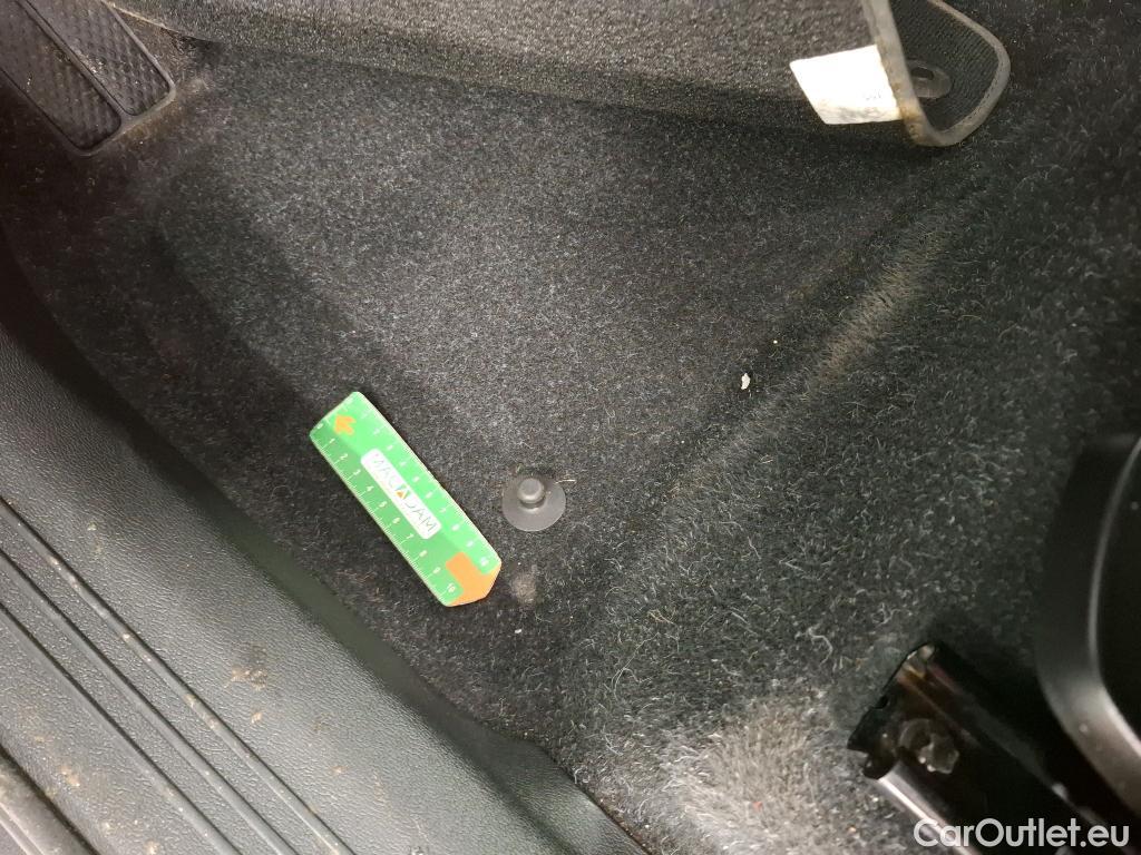  Volvo  XC 40 XC40 Momentum 2WD 2.0 D3 150CV BVA8 E6dT #8