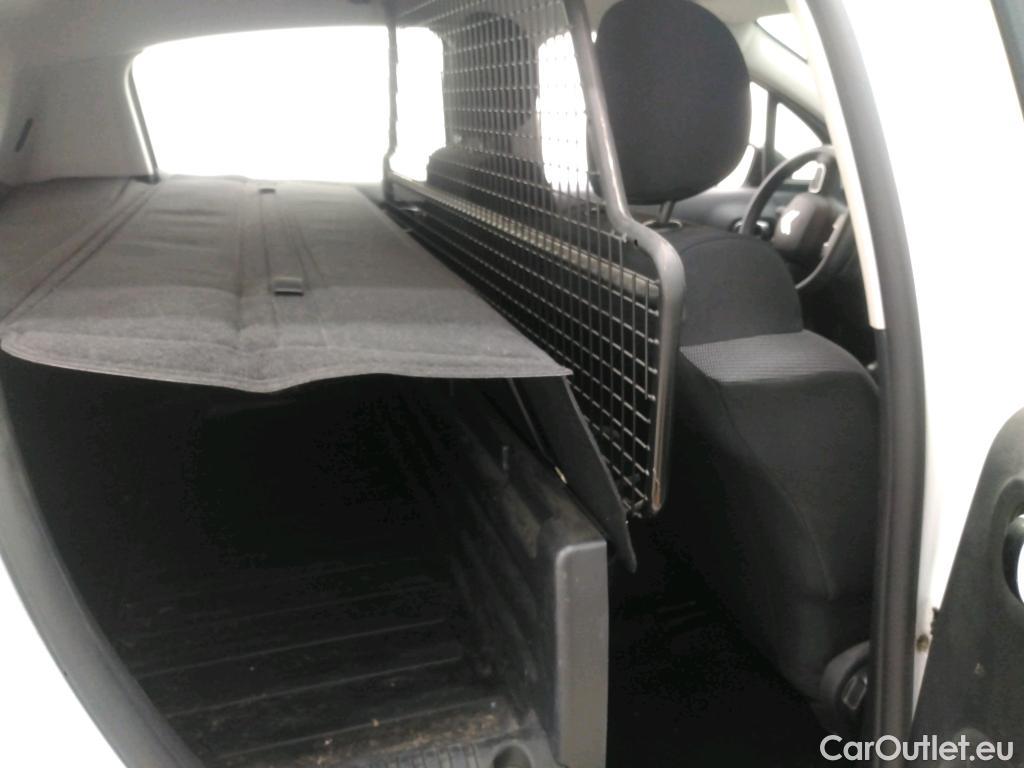 Citroen  C3  Société Feel Nav 1.5 BlueHDI 100CV BVM5 E6dT #9