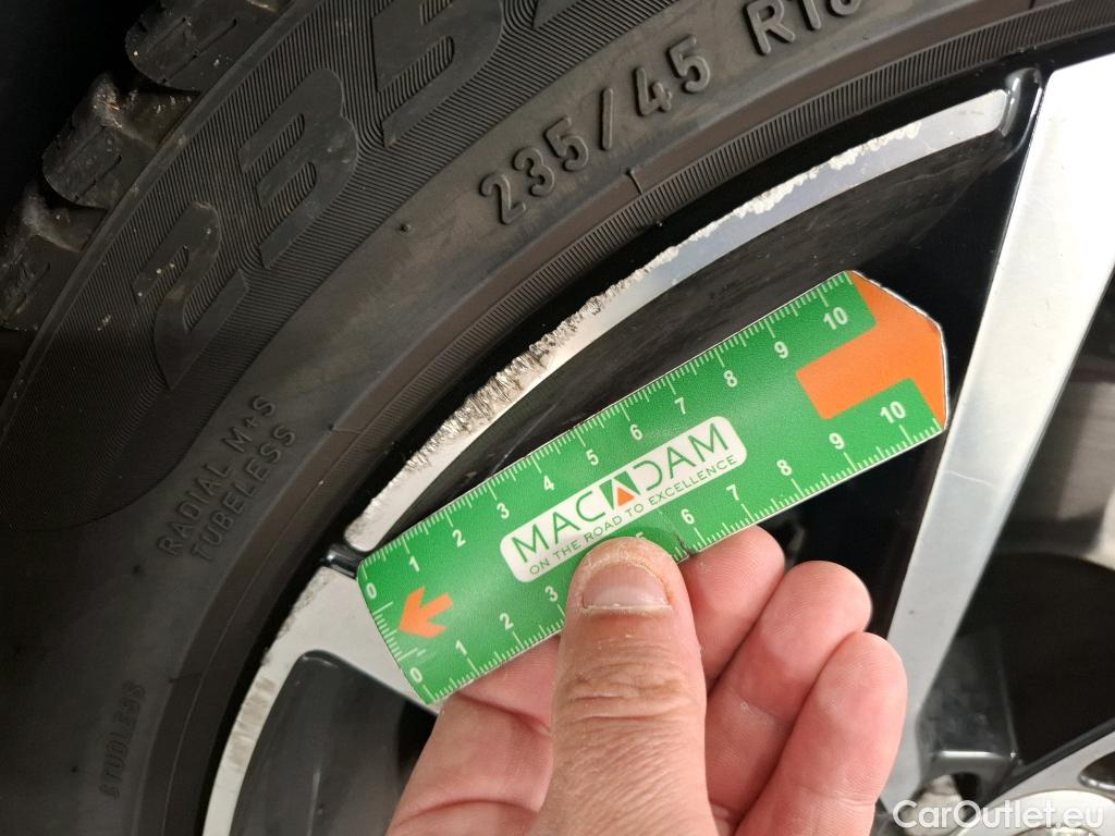  Volvo  V60  Kombi Momentum 2.0 D3 150CV BVA8 E6dT #21