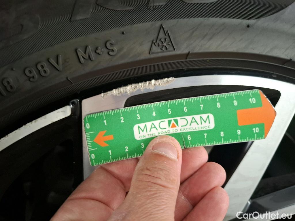  Volvo  V60  Kombi Momentum 2.0 D3 150CV BVA8 E6dT #22